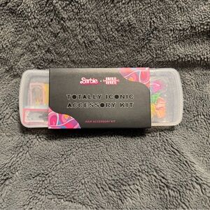 Insert Name Here + Barbie Totally Iconic Accessory Kit